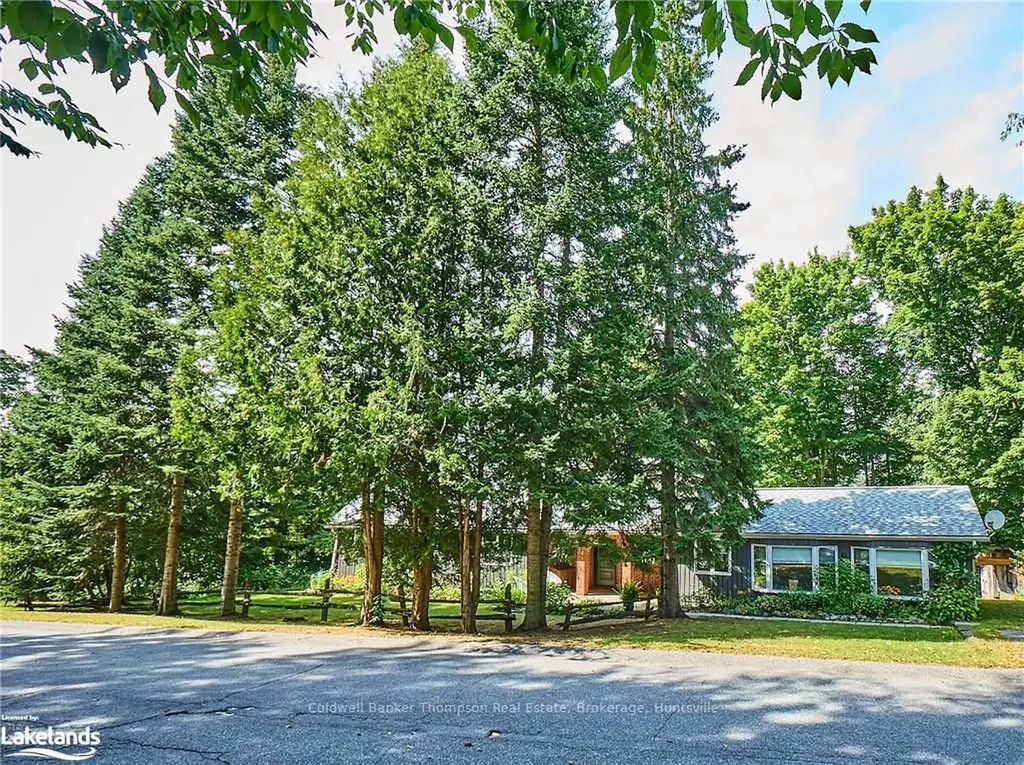 36 Yonge Street S Huntsville ON P1H 1V1