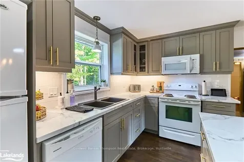 36 Yonge Street S Huntsville ON P1H 1V1