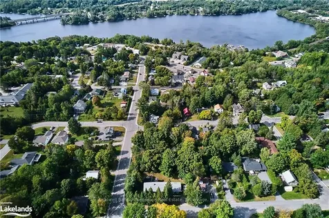 36 Yonge Street S Huntsville ON P1H 1V1