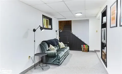 36 Yonge Street S Huntsville ON P1H 1V1