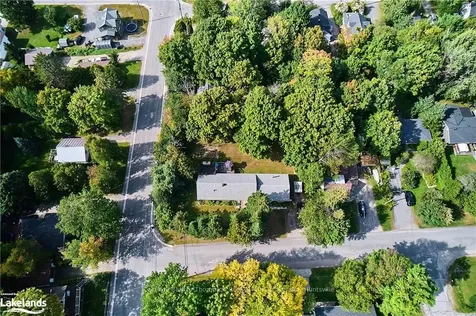 36 Yonge Street S Huntsville ON P1H 1V1