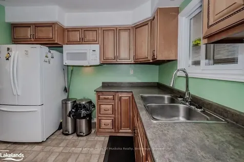 1210 Muskoka Road N Gravenhurst ON P1P 1R7