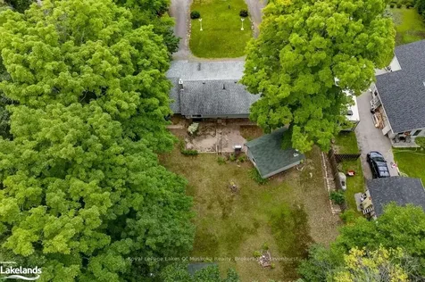 1210 Muskoka Road N Gravenhurst ON P1P 1R7