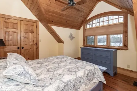 1032 Mortimers Point Road Muskoka Lakes ON P0B 1J0