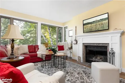 321 Grandview Hilltop Drive Huntsville ON P1H 2J5