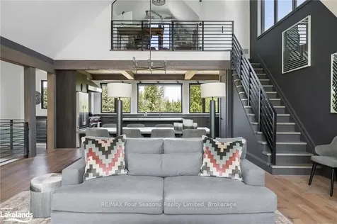 144 Alexandra Way Blue Mountains ON L9Y 0S3