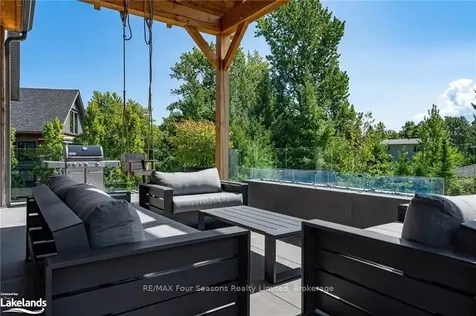 144 Alexandra Way Blue Mountains ON L9Y 0S3