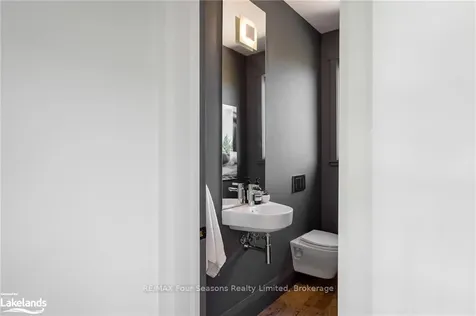 144 Alexandra Way Blue Mountains ON L9Y 0S3