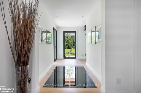 144 Alexandra Way Blue Mountains ON L9Y 0S3