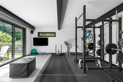 144 Alexandra Way Blue Mountains ON L9Y 0S3