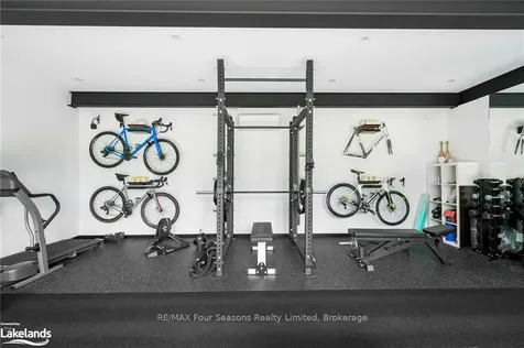 144 Alexandra Way Blue Mountains ON L9Y 0S3