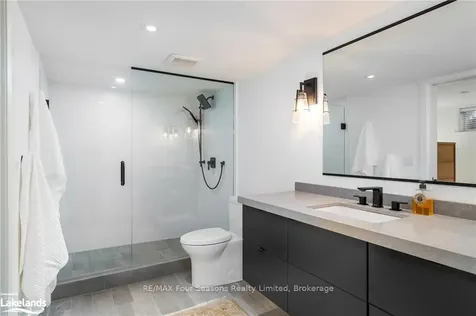 144 Alexandra Way Blue Mountains ON L9Y 0S3