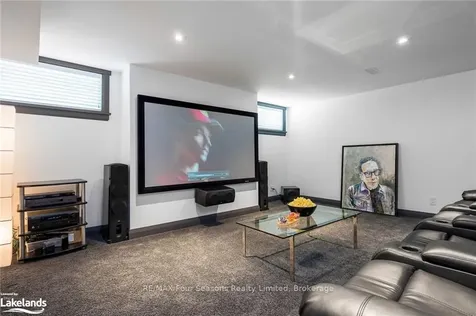 144 Alexandra Way Blue Mountains ON L9Y 0S3