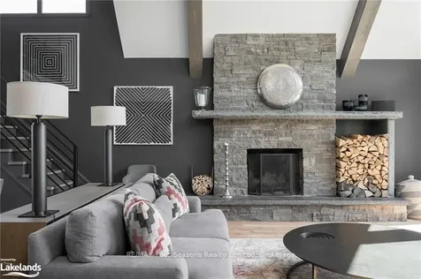 144 Alexandra Way Blue Mountains ON L9Y 0S3