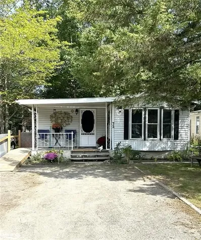 1007 Racoon Road Gravenhurst ON P1P 1R1
