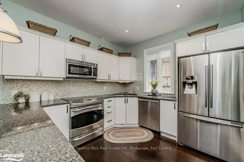 8 Street Andrews Circle Huntsville ON P1H 1L9