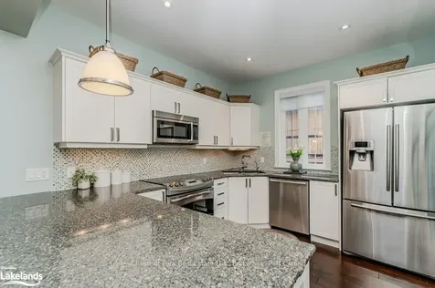 8 Street Andrews Circle Huntsville ON P1H 1L9