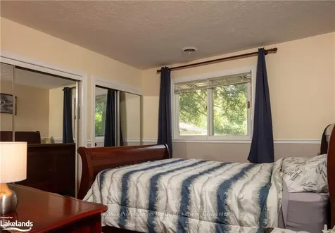 150 Lofty Pines Crescent Gravenhurst ON P1P 1M6