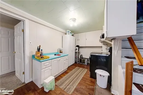 150 Lofty Pines Crescent Gravenhurst ON P1P 1M6