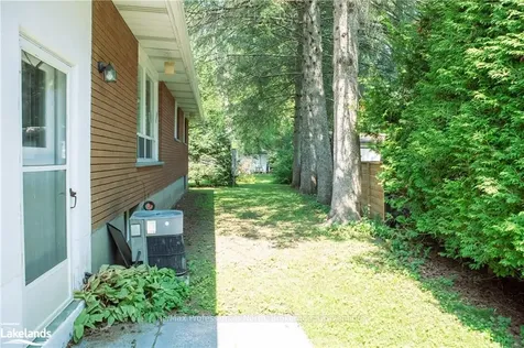 150 Lofty Pines Crescent Gravenhurst ON P1P 1M6