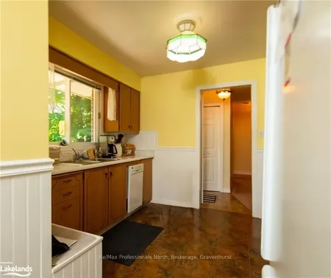 150 Lofty Pines Crescent Gravenhurst ON P1P 1M6