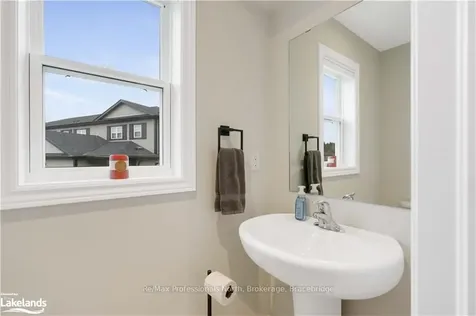 33 Nicole Park Court N/a Bracebridge ON P1L 1W9