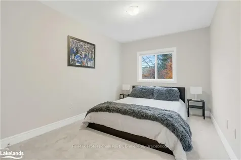 33 Nicole Park Court N/a Bracebridge ON P1L 1W9