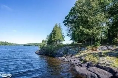 44 Bell Lake Road Mcdougall ON P2A 2W9