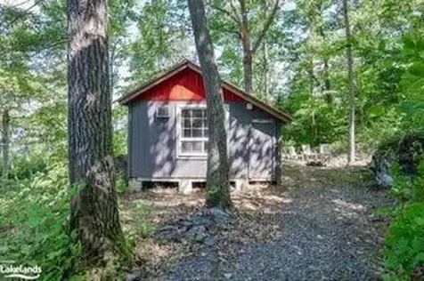 44 Bell Lake Road Mcdougall ON P2A 2W9