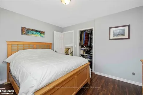 17 Ridgeway Drive Carling ON P0G 1G0