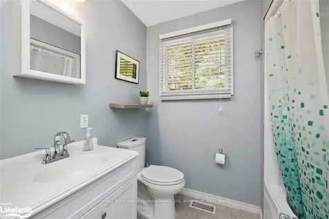 17 Ridgeway Drive Carling ON P0G 1G0