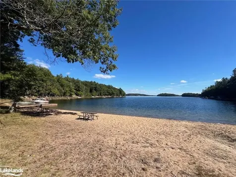 17 Ridgeway Drive Carling ON P0G 1G0