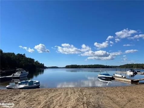 17 Ridgeway Drive Carling ON P0G 1G0