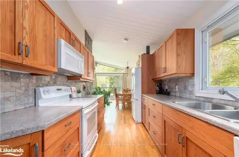 223 Woodland Drive Huntsville ON P1H 1A6