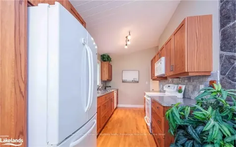 223 Woodland Drive Huntsville ON P1H 1A6