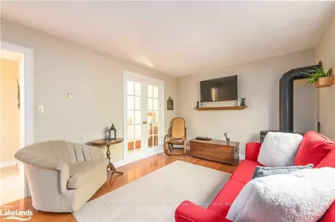 223 Woodland Drive Huntsville ON P1H 1A6