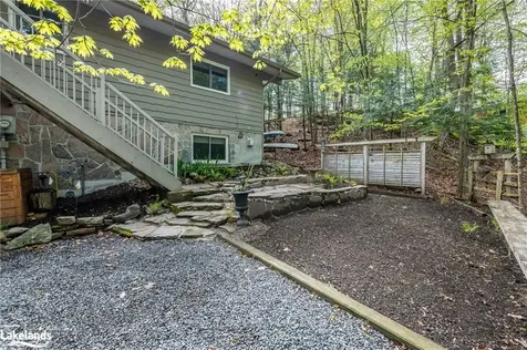 223 Woodland Drive Huntsville ON P1H 1A6