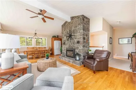 223 Woodland Drive Huntsville ON P1H 1A6