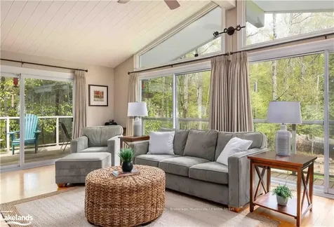 223 Woodland Drive Huntsville ON P1H 1A6