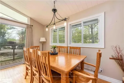 223 Woodland Drive Huntsville ON P1H 1A6