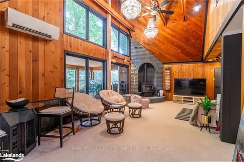 238 Woodland Drive Huntsville ON P1H 1A6