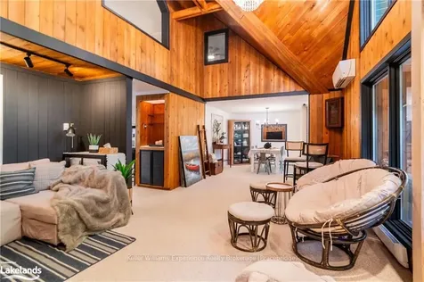 238 Woodland Drive Huntsville ON P1H 1A6
