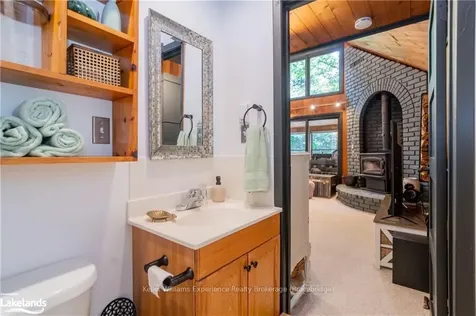 238 Woodland Drive Huntsville ON P1H 1A6
