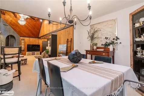 238 Woodland Drive Huntsville ON P1H 1A6