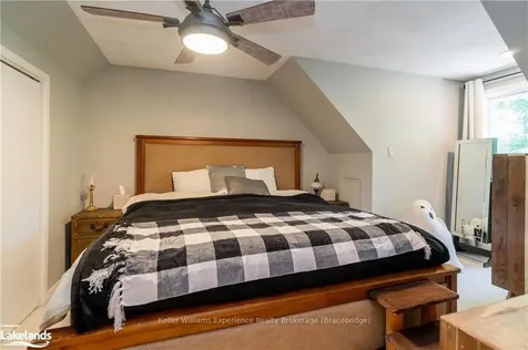 238 Woodland Drive Huntsville ON P1H 1A6