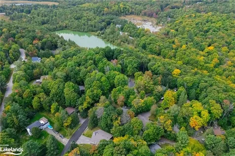 238 Woodland Drive Huntsville ON P1H 1A6