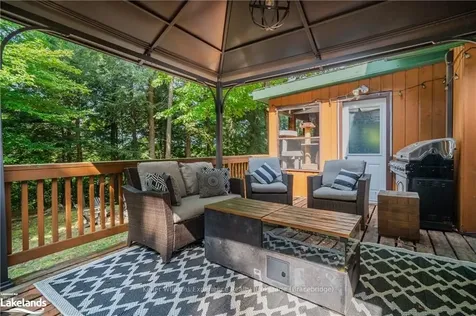 238 Woodland Drive Huntsville ON P1H 1A6