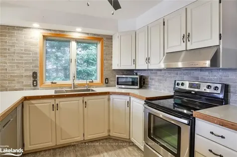 1036 Phyllimar Lane N/a Muskoka Lakes ON P0B 1J0