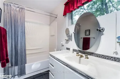 60 Hillside Drive Georgian Bay ON L0K 1S0