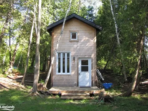 609 3rd Avenue N South Bruce Peninsula ON N0H 2G0